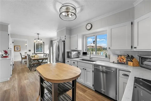 $550,000 | 2309 West 51st Terrace, Westwood, KS 66205