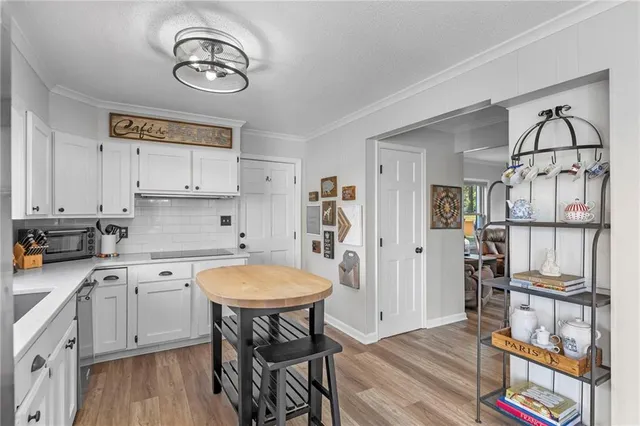 $550,000 | 2309 West 51st Terrace, Westwood, KS 66205