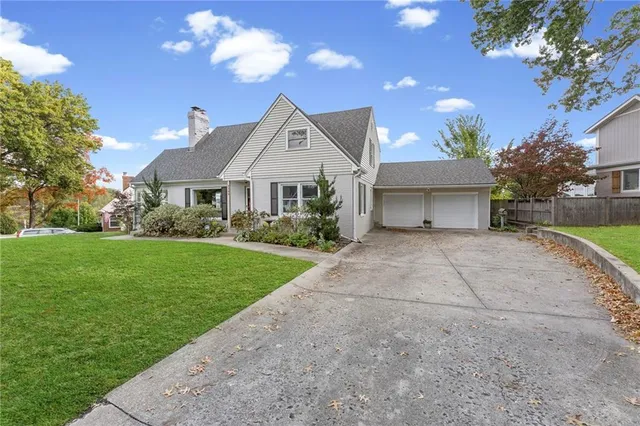 $550,000 | 2309 West 51st Terrace, Westwood, KS 66205