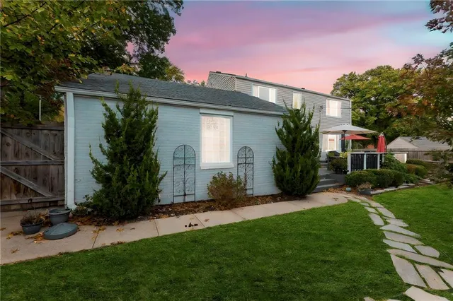 $550,000 | 2309 West 51st Terrace, Westwood, KS 66205