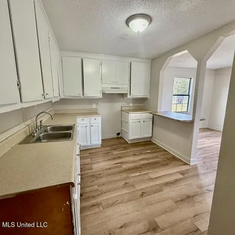 $900 | 4713 Dr L D Chapman Street, Moss Point, MS 39563