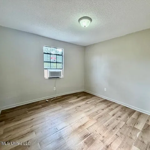 $900 | 4713 Dr L D Chapman Street, Moss Point, MS 39563