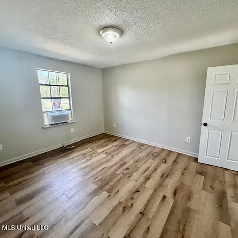 $900 | 4713 Dr L D Chapman Street, Moss Point, MS 39563