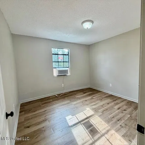 $900 | 4713 Dr L D Chapman Street, Moss Point, MS 39563