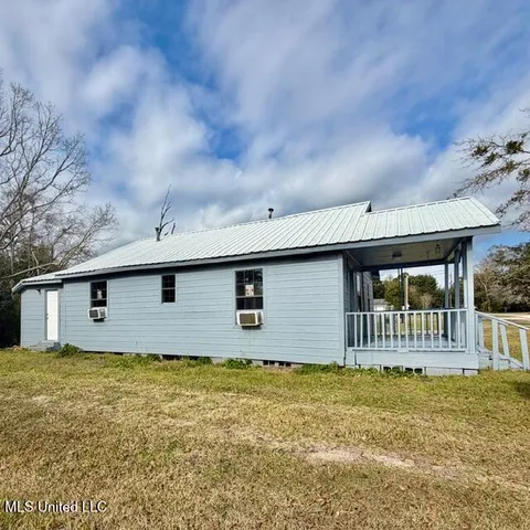$900 | 4713 Dr L D Chapman Street, Moss Point, MS 39563