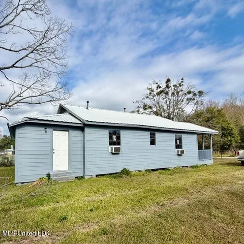 $900 | 4713 Dr L D Chapman Street, Moss Point, MS 39563