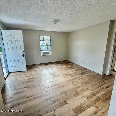 $900 | 4713 Dr L D Chapman Street, Moss Point, MS 39563