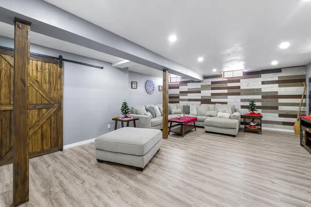 $374,900 | 1615 West 6th Avenue, Oshkosh, WI 54902