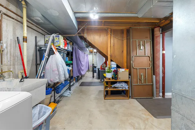 $374,900 | 1615 West 6th Avenue, Oshkosh, WI 54902