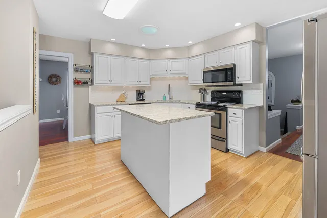 $374,900 | 1615 West 6th Avenue, Oshkosh, WI 54902