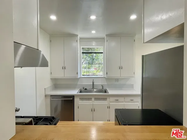 $3,250 | 3227 Bennett Drive, Los Angeles, CA 90068