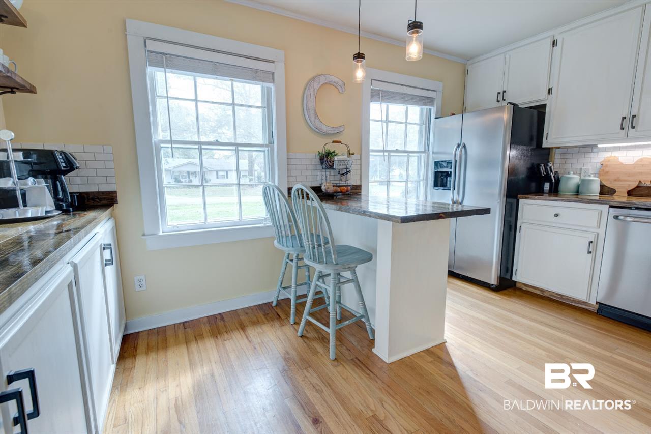 414 South Section Street Fairhope, AL 36532 - Photo 5 of 33