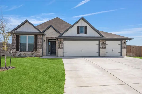 $2,800 | 2202 Hall Of Fame Court, Bryan, TX 77807