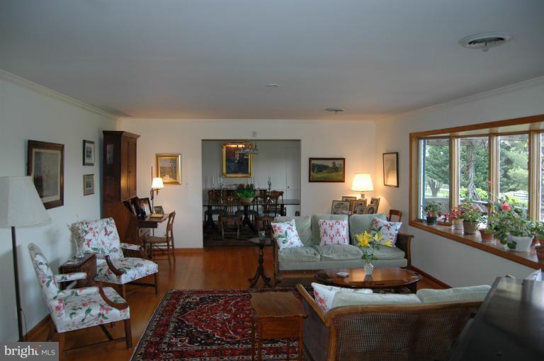 2410 Parshall Road Berryville, VA 22611 - Photo 5 of 30 Living Room