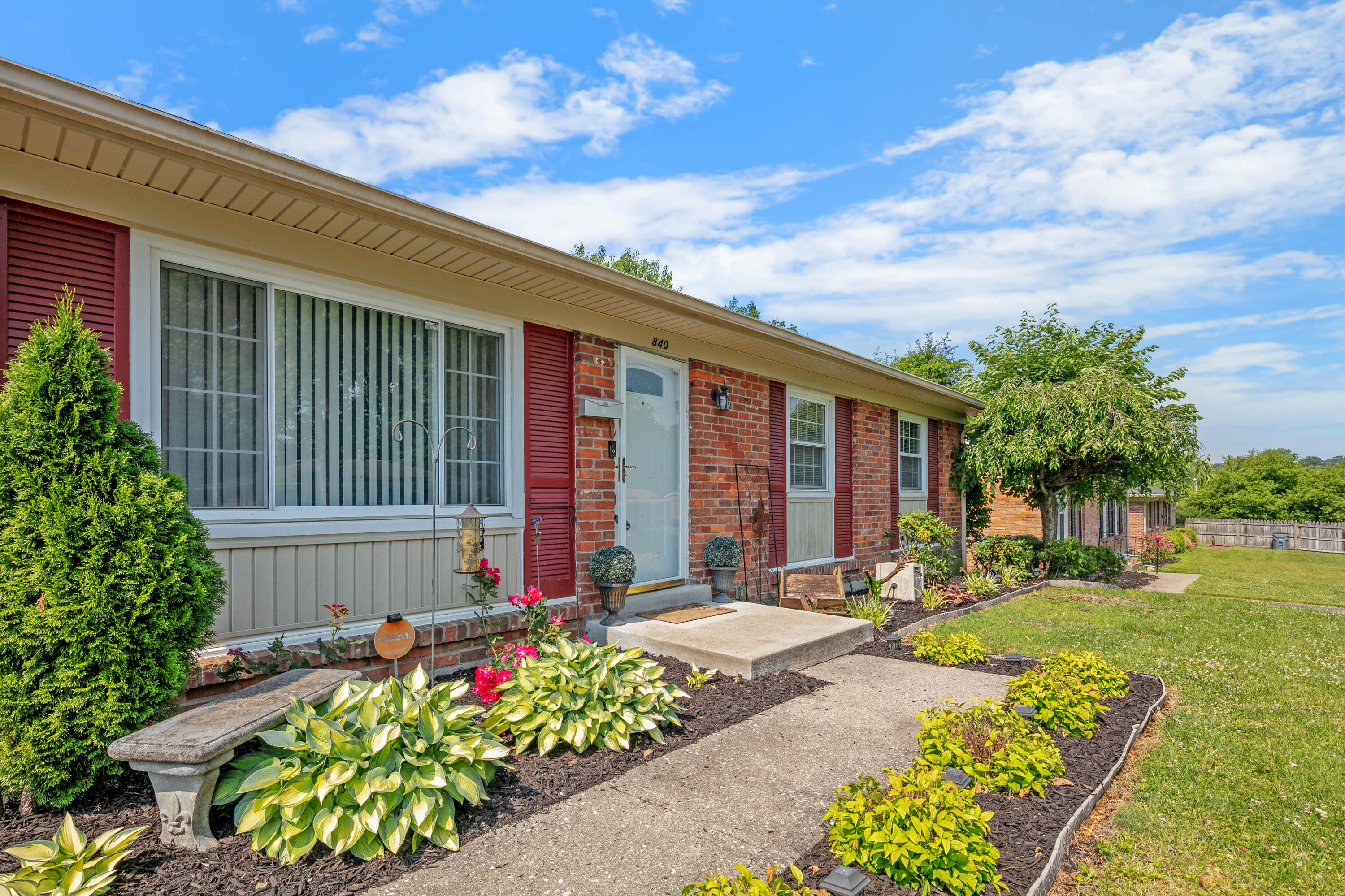 840 Honeysuckle Road Lexington, KY 40504 - Photo 2 of 19 untitled-8133