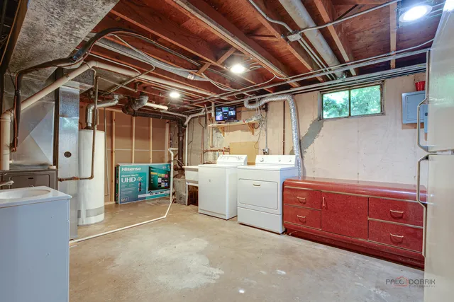 a view of a storage & utility room