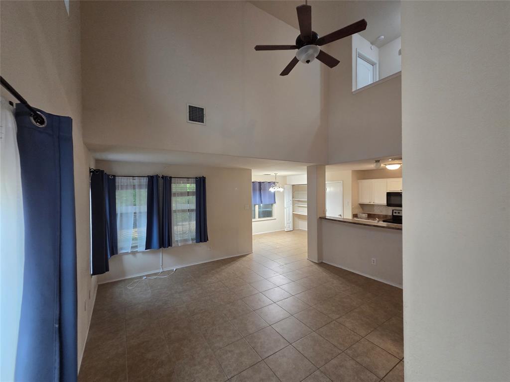 8422 Timberbrook Lane Dallas, TX 75249 - Photo 6 of 22 Gallery Image 6