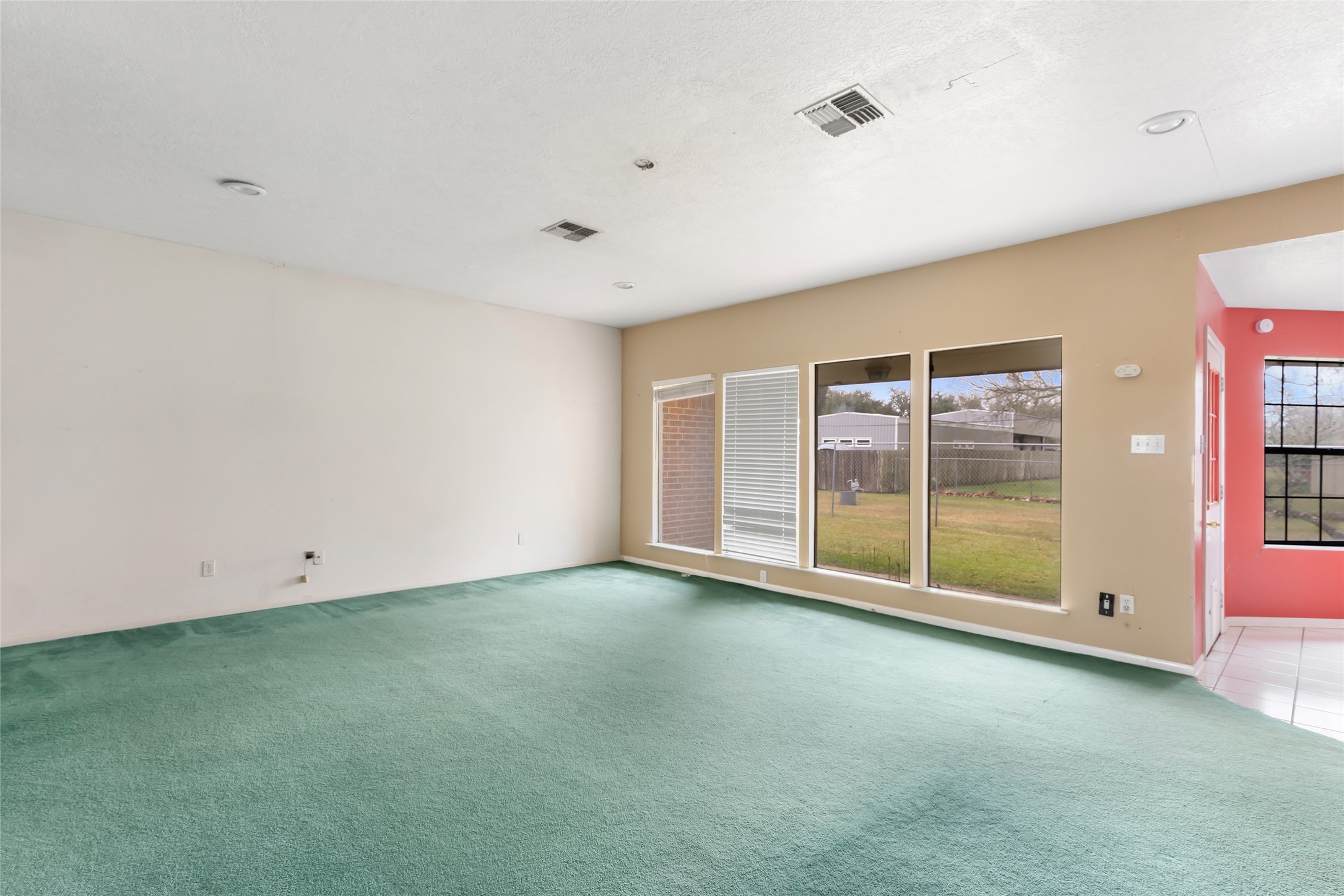 1002 Ransom Street Anahuac, TX 77514 - Photo 13 of 32