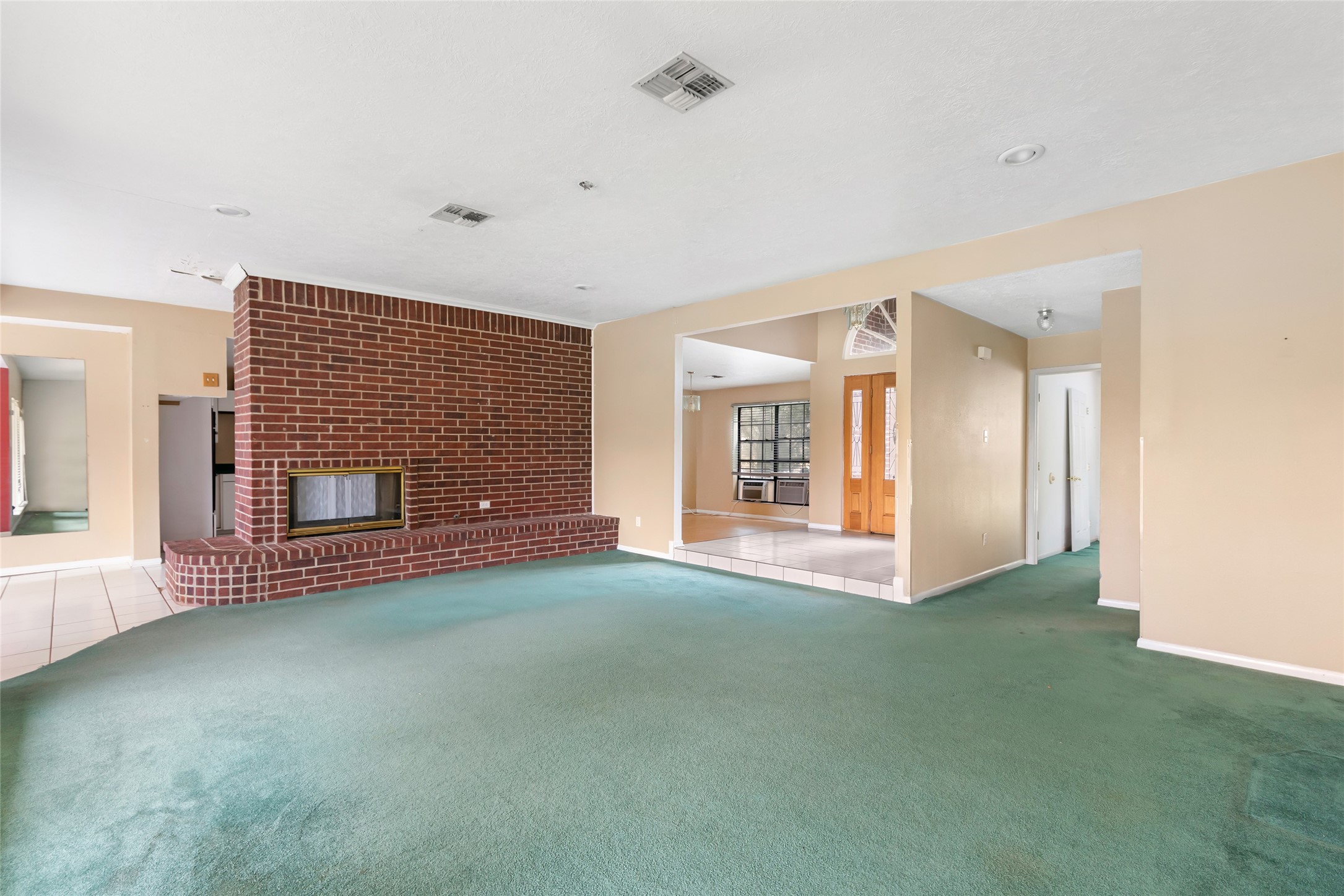 1002 Ransom Street Anahuac, TX 77514 - Photo 14 of 32