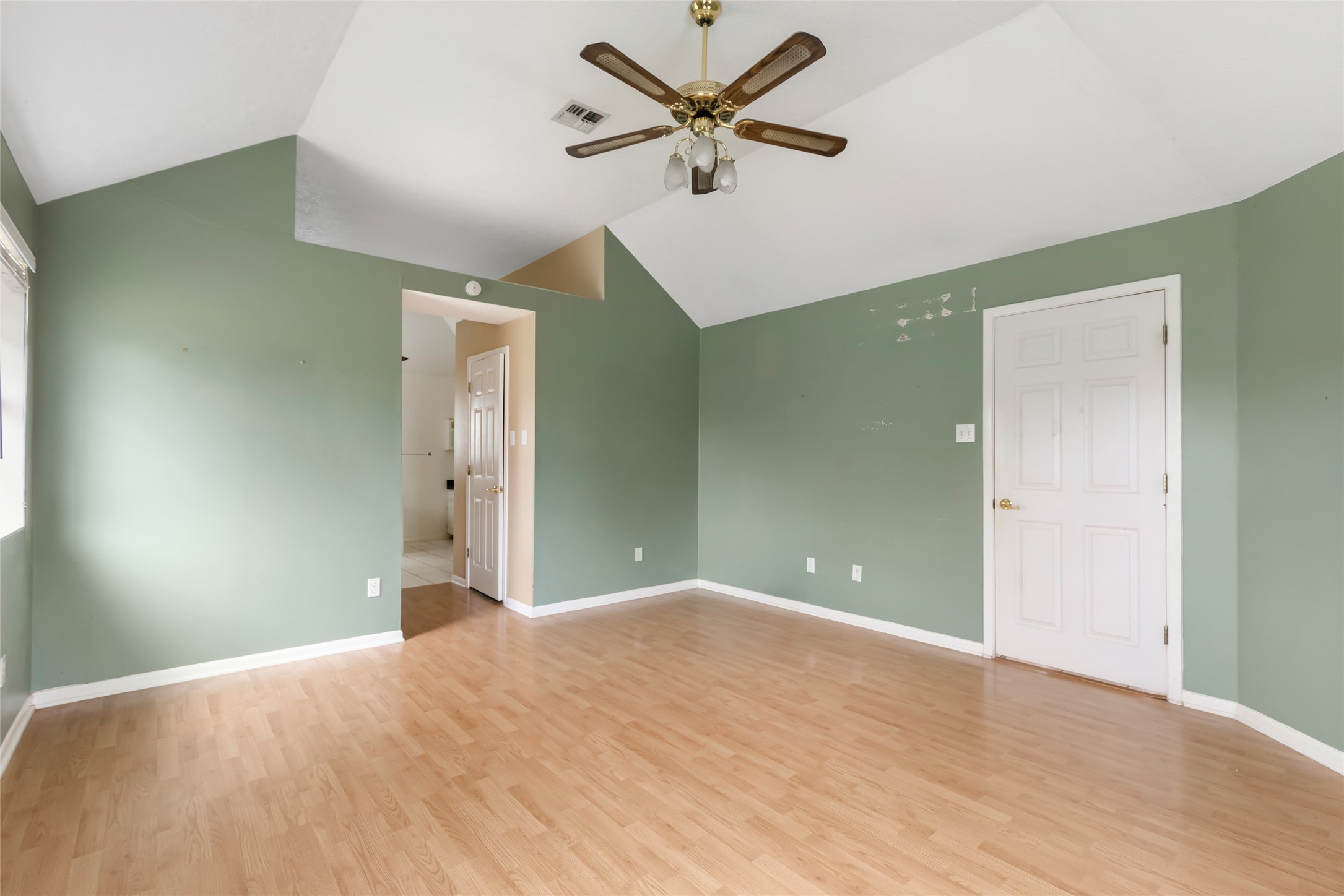 1002 Ransom Street Anahuac, TX 77514 - Photo 19 of 32