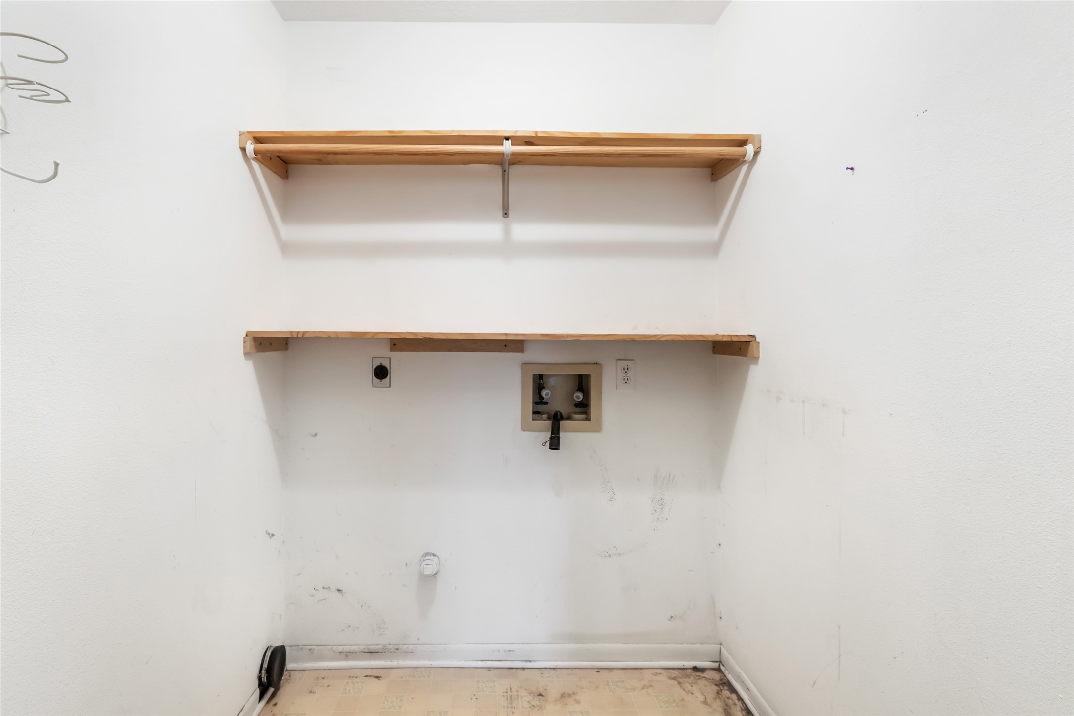 1002 Ransom Street Anahuac, TX 77514 - Photo 24 of 32