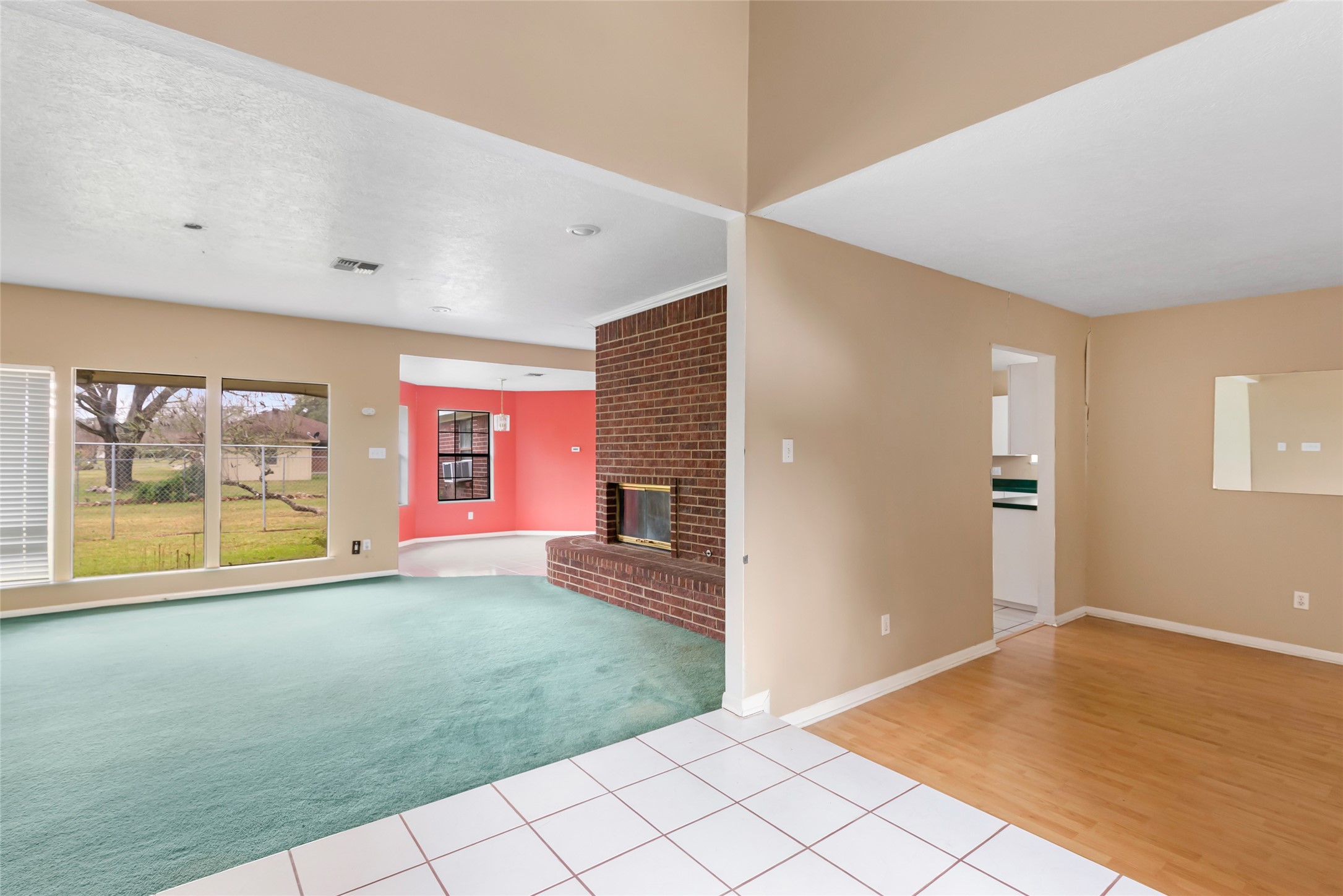 1002 Ransom Street Anahuac, TX 77514 - Photo 10 of 32