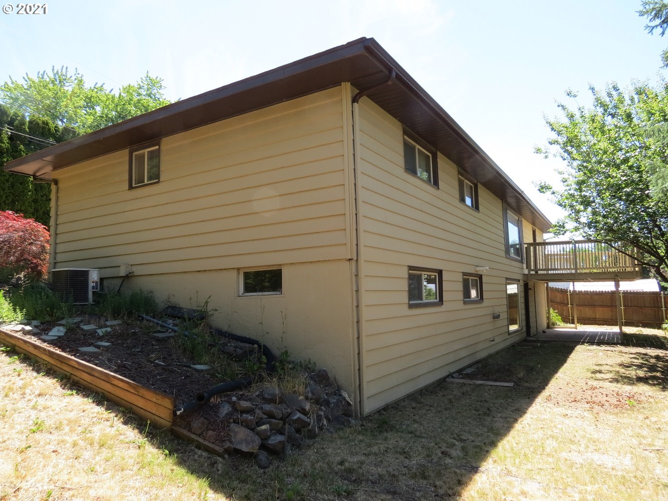 819 Northwest 5th Street Pendleton, OR 97801 - Photo 3 of 25