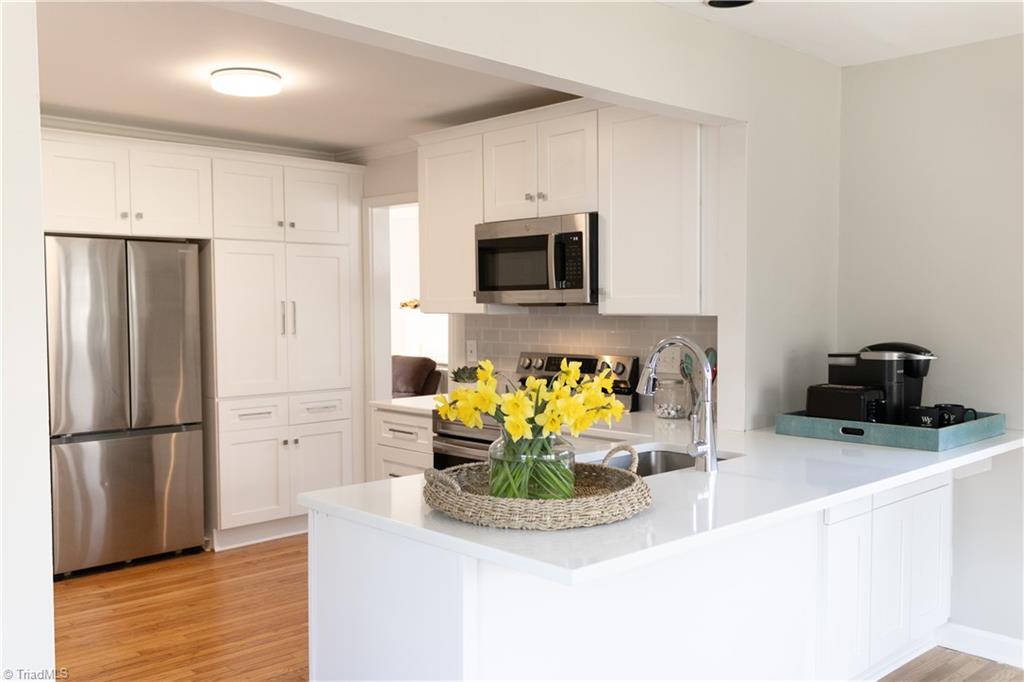 142 Rosedale Circle Winston-Salem, NC 27106 - Photo 3 of 19 Kitchen