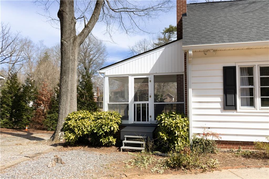 142 Rosedale Circle Winston-Salem, NC 27106 - Photo 7 of 19 Enclosed Porch