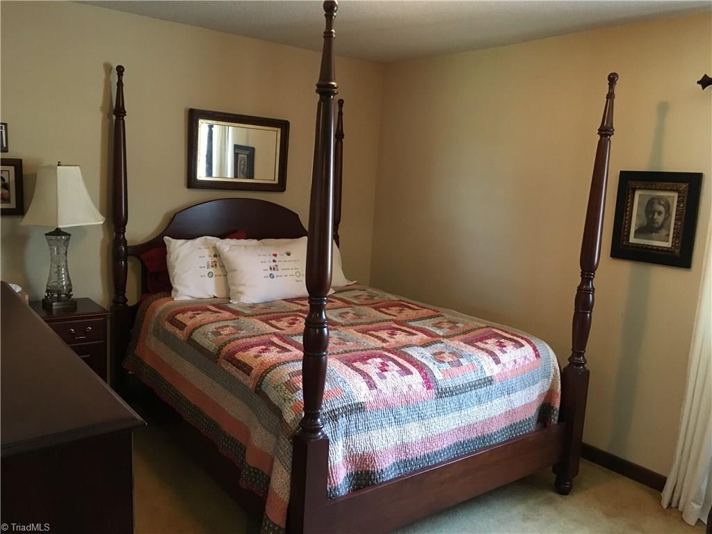 1016 Shamrock Road High Point, NC 27265 - Photo 13 of 29 Gallery Image 13