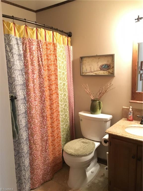 1016 Shamrock Road High Point, NC 27265 - Photo 14 of 29 Gallery Image 14