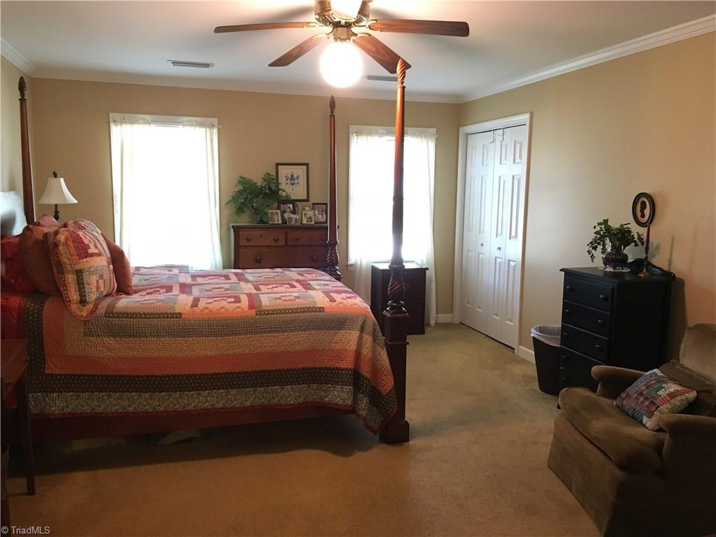 1016 Shamrock Road High Point, NC 27265 - Photo 16 of 29 Gallery Image 16