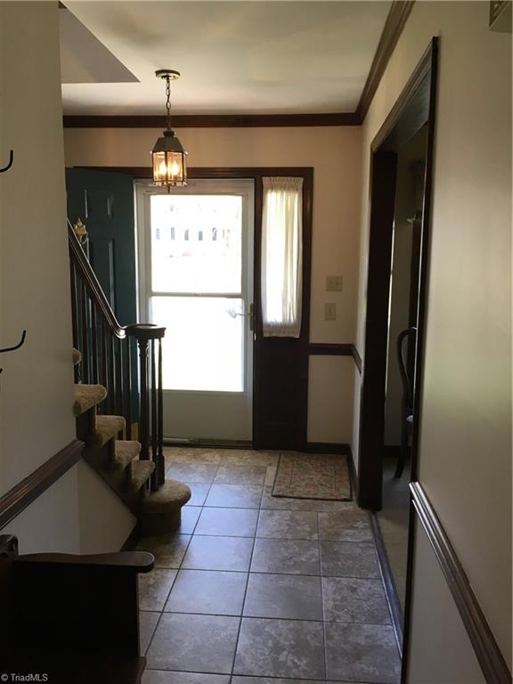 1016 Shamrock Road High Point, NC 27265 - Photo 4 of 29 Gallery Image 4