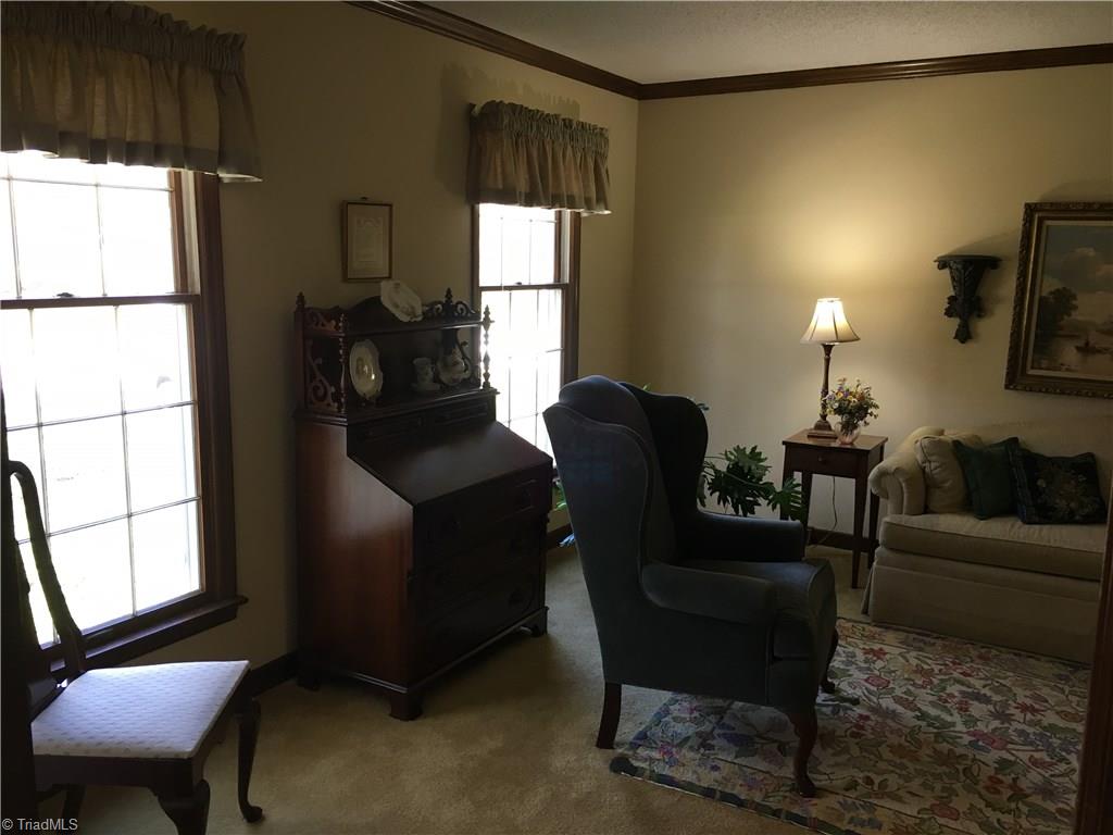 1016 Shamrock Road High Point, NC 27265 - Photo 6 of 29 Gallery Image 6