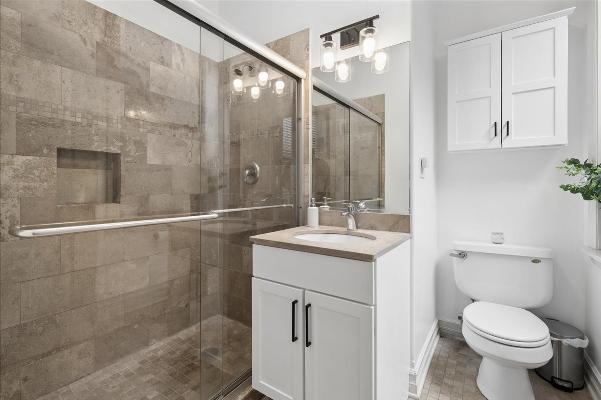 832 West Roscoe Street, Unit 2 Chicago, IL 60657 - Photo 15 of 21