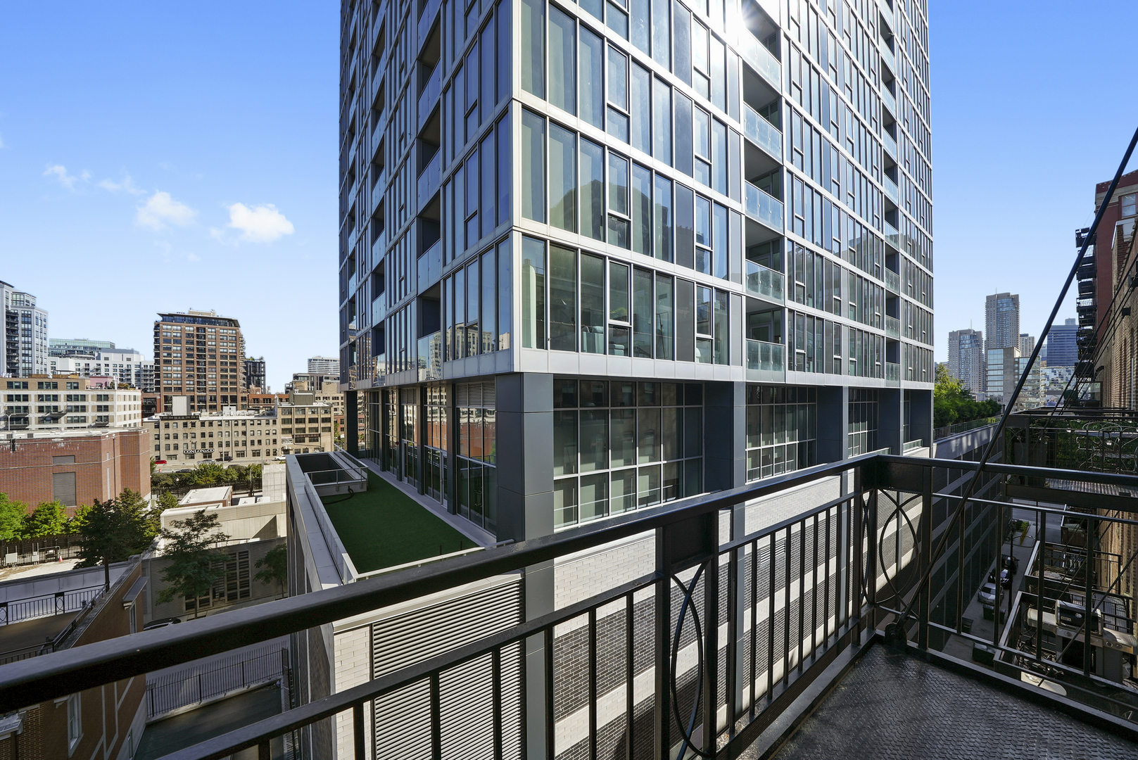 360 West Illinois Street, Unit 614 Chicago, IL 60654 - Photo 22 of 36 a view of building from balcony