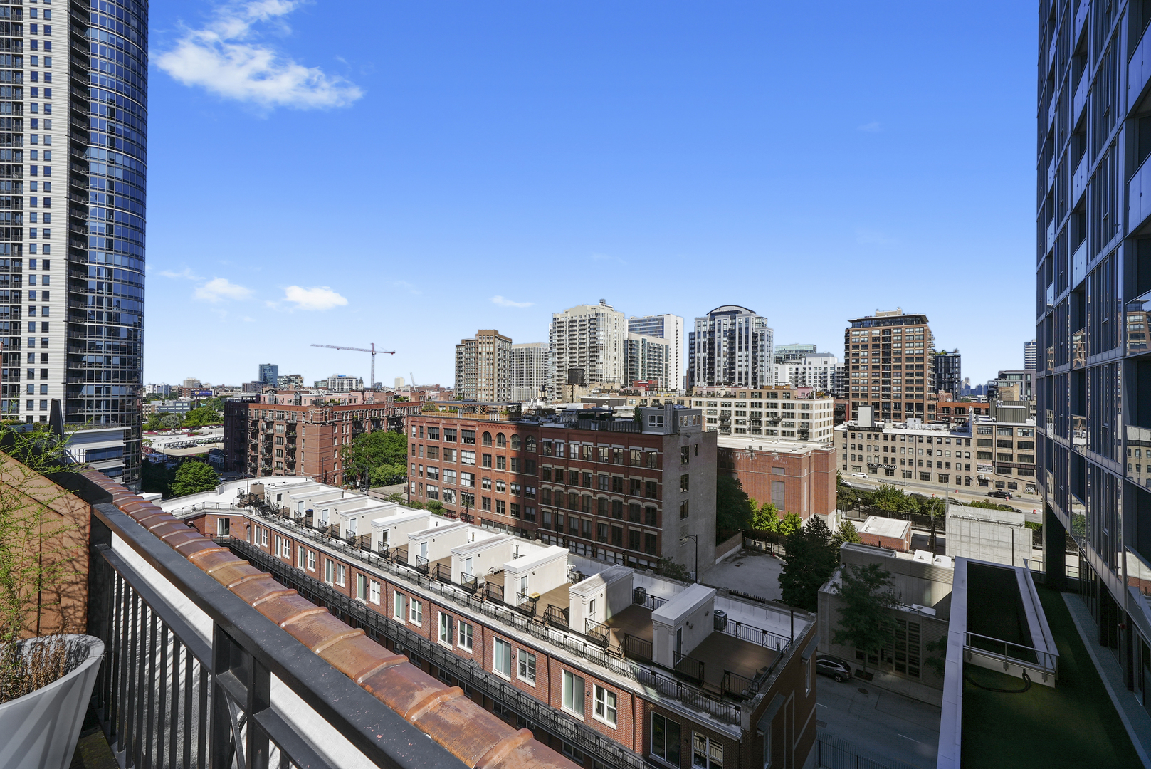 360 West Illinois Street, Unit 614 Chicago, IL 60654 - Photo 26 of 36 a city view with tall buildings