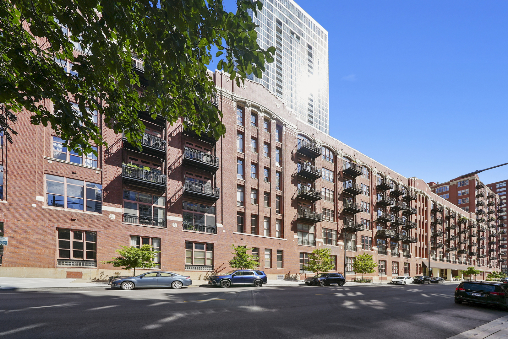 360 West Illinois Street, Unit 614 Chicago, IL 60654 - Photo 30 of 36 front view of a building with a street