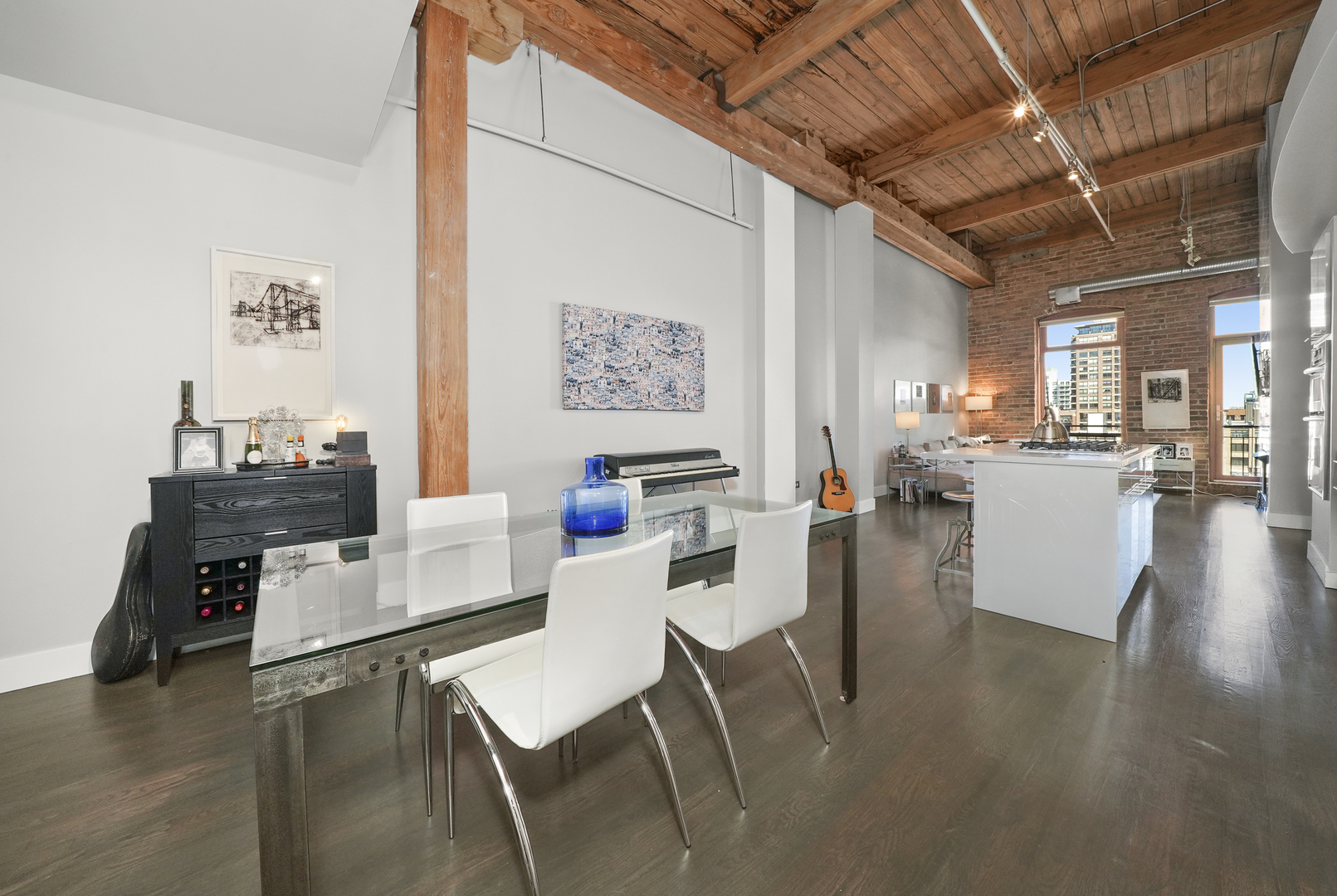 360 West Illinois Street, Unit 614 Chicago, IL 60654 - Photo 6 of 36 a living room with furniture and a wooden floor