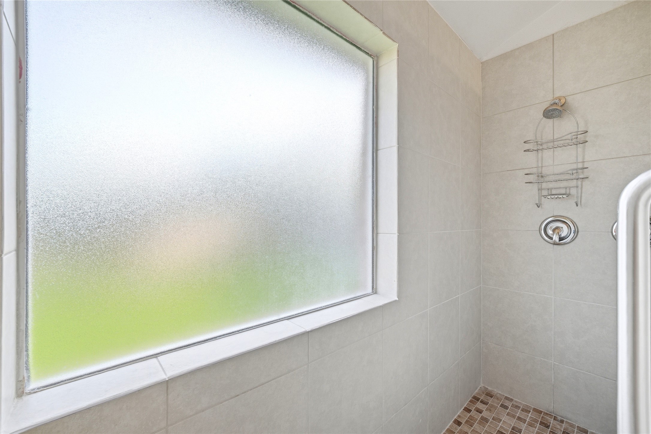 5411 Gate Canyon Court Spring, TX 77373 - Photo 23 of 33 a bathroom with a shower