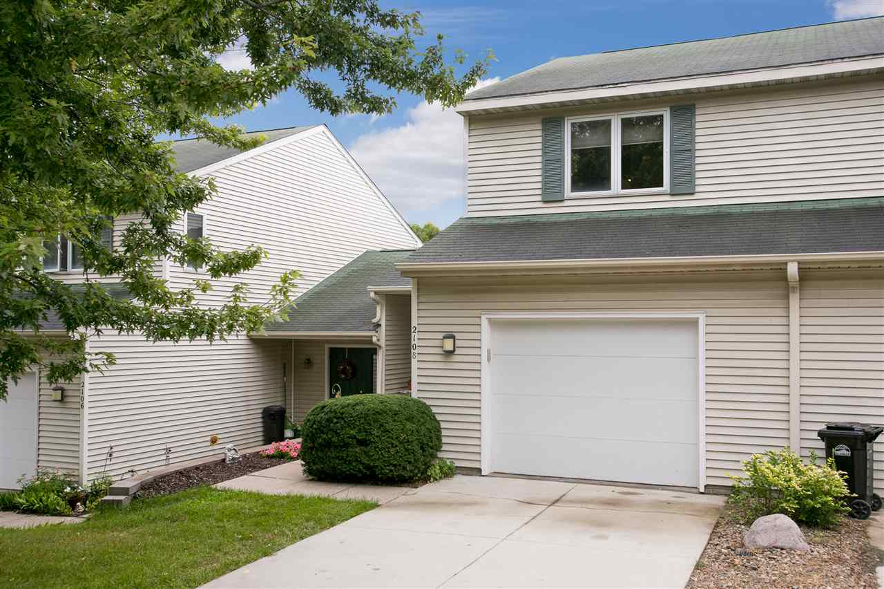 2108 Holiday Road Coralville, IA 52241 - Photo 3 of 36 Gallery Image 3