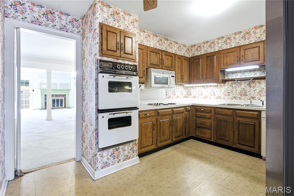 2477 Baxton Way Chesterfield, MO 63017 - Photo 10 of 26