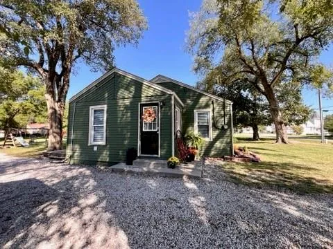 $169,000 | 104 4th Street, Winchester, KS 66097