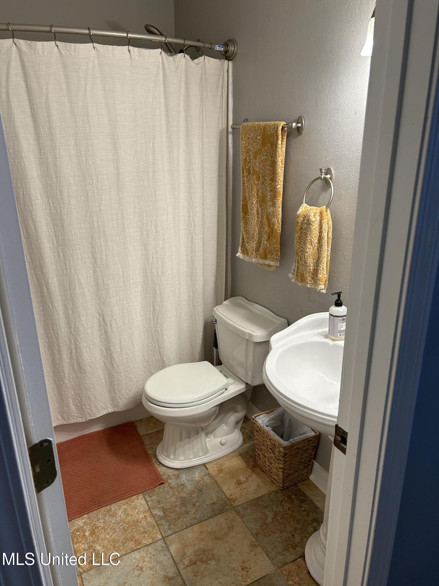 113 Colmer Circle Ocean Springs, MS 39564 - Photo 20 of 26 0BB3886F-260C-46E4-9B22-4E6B71EC9964