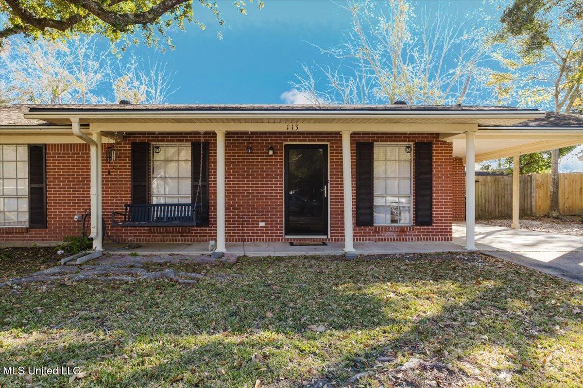 113 Colmer Circle Ocean Springs, MS 39564 - Photo 2 of 26 4-HJ0A1034-HDR