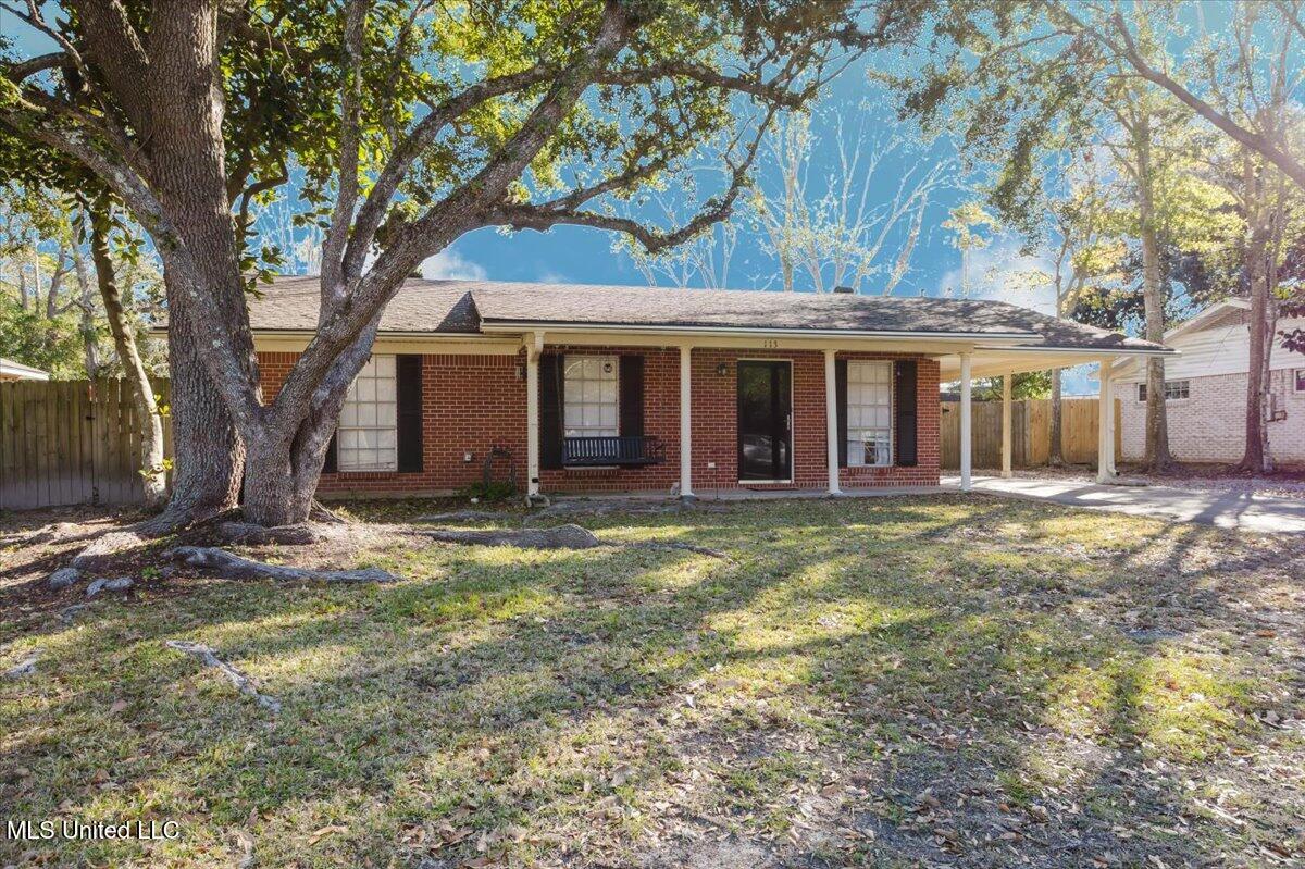 113 Colmer Circle Ocean Springs, MS 39564 - Photo 3 of 26 1-HJ0A1022-HDR