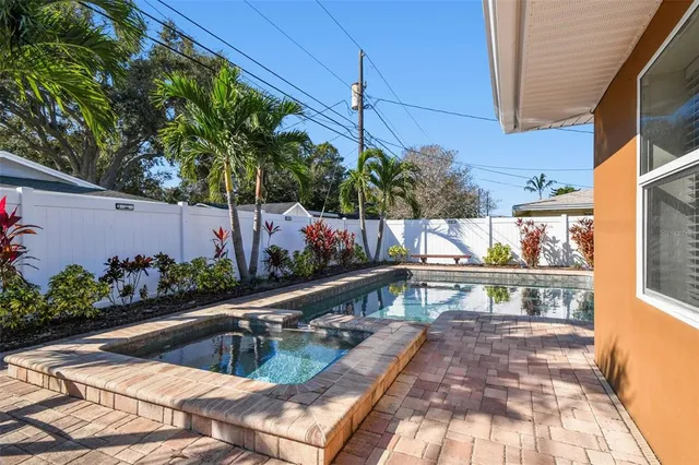 $4,000 | 13948 Brewster Drive, Largo, FL 33774