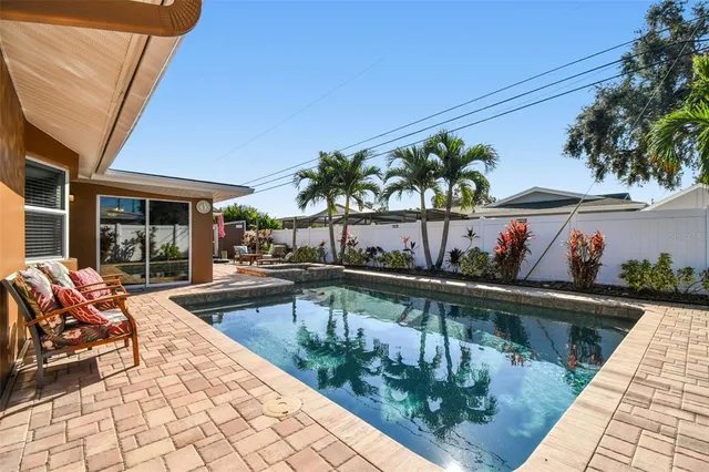 $4,000 | 13948 Brewster Drive, Largo, FL 33774