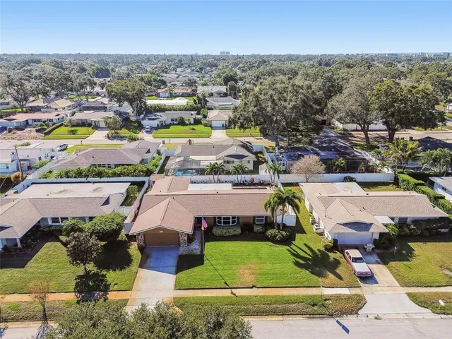 $4,000 | 13948 Brewster Drive, Largo, FL 33774