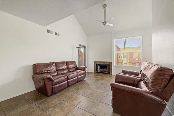 $2,550 | 154 West 5th Street, Unit 222, Tempe, AZ 85281
